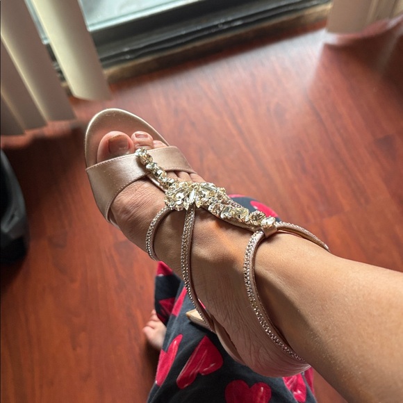 Badgley Mischka Faye Ankle Strap Sandal (Women) - sz 5 - Picture 6 of 6